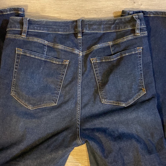 🎄Lane Bryant Mid-Rise Dark Wash Bootcut Jeans size 14/16 - Picture 2 of 3